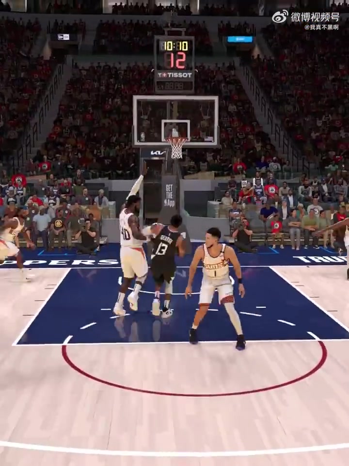 在丝滑这方面真的很权威球迷在2K中熟练操作保罗-乔治 在丝滑这方面真的很权威球迷在2K中熟练操作保罗-乔治